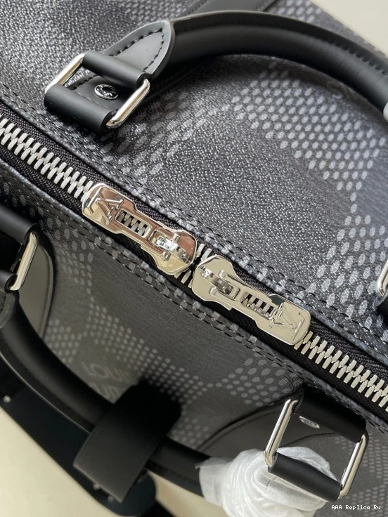 AAA Replica Ru 50 BANDOULIÈRE KEEPALL LOUIS VUITTON 0801